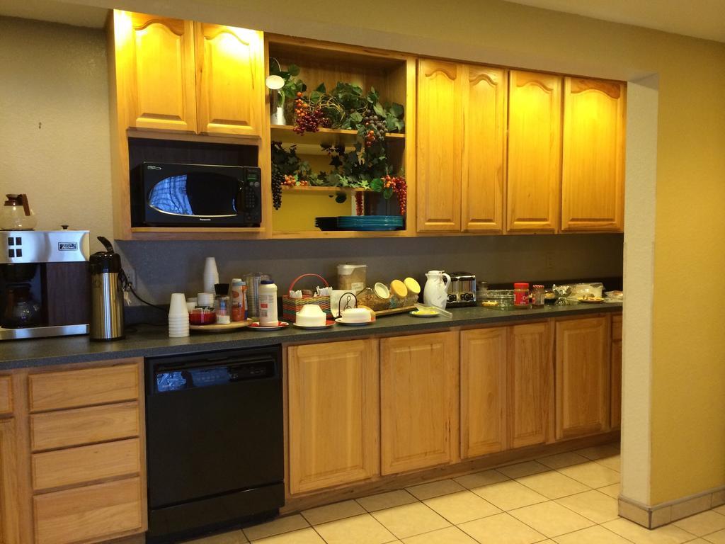 Americas Best Value Inn & Suites - Bluffton Kültér fotó
